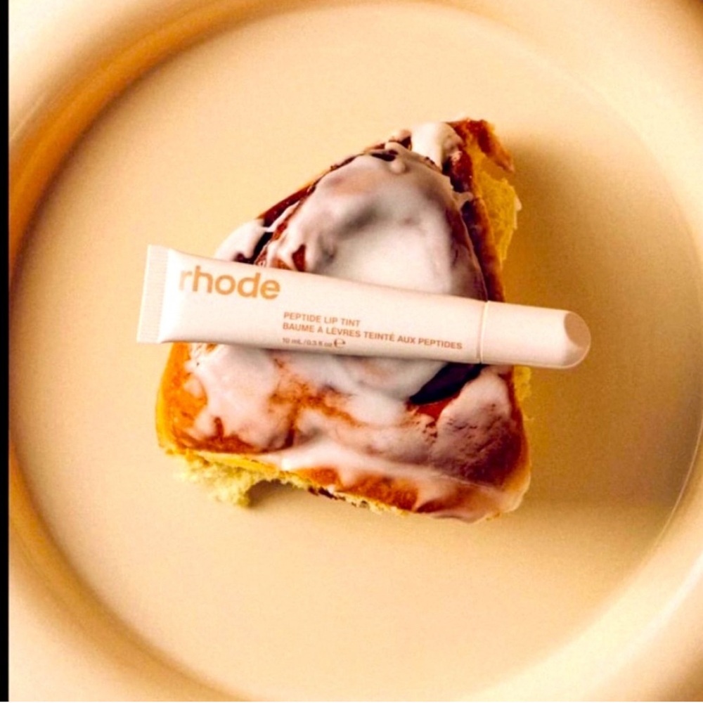 Rhode Cinnamon Roll Peptide Lip Treatment - NIB
